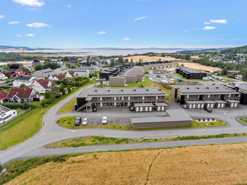 Nyoppført bygg fra 2020. Liligheten ligger i 2.etg. med parkering og bod like ved inngangen. Galleribilde