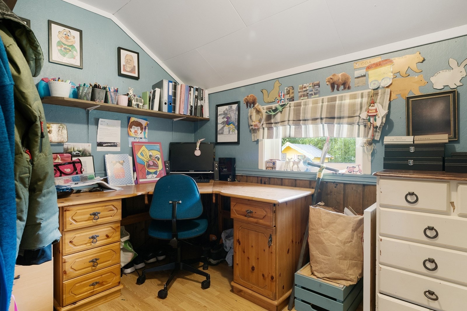 I samme etasje finner du kontor. Galleribilde