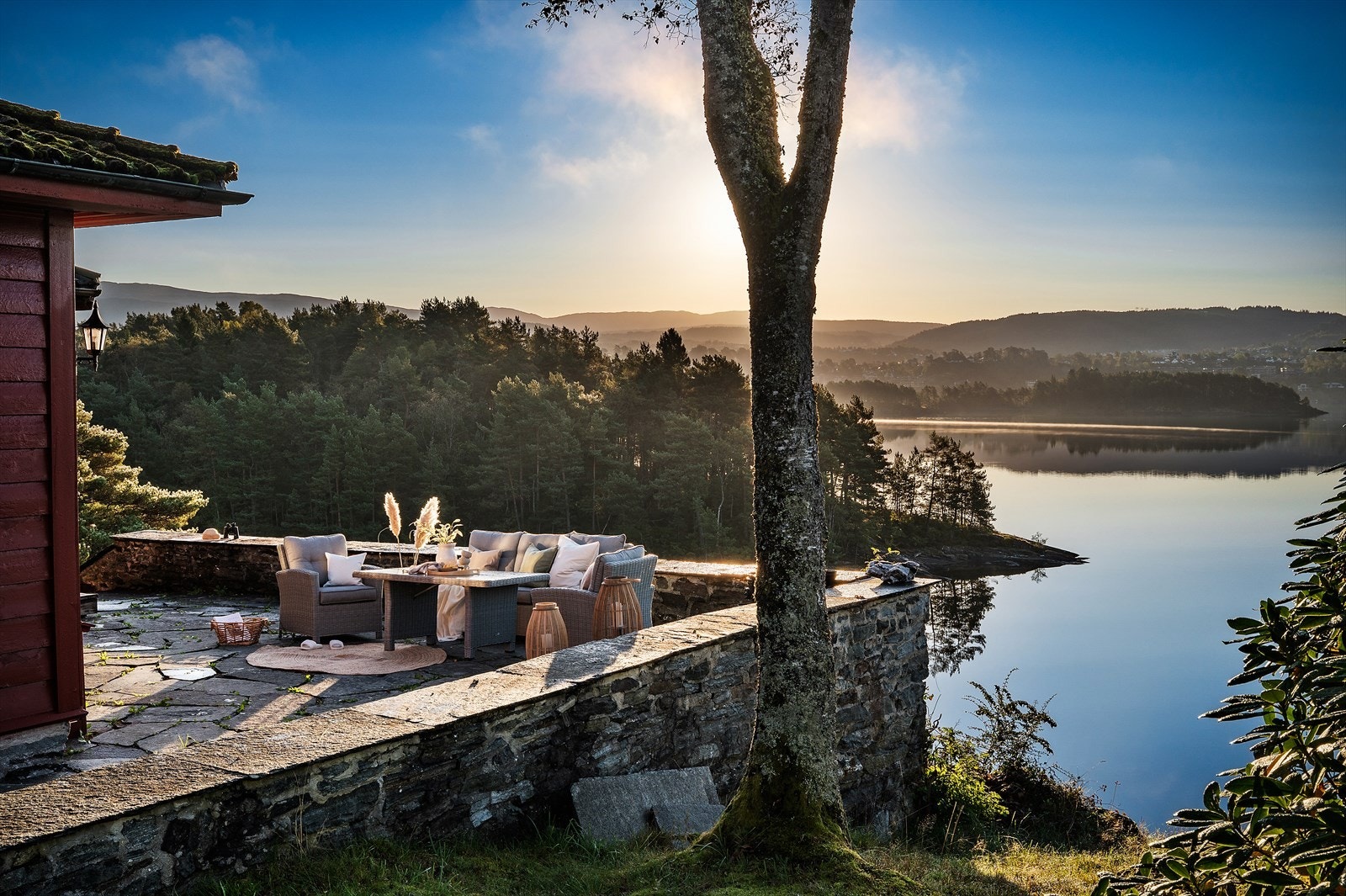 Her bor du tilbaketrukket og usjenert omkranset av flott natur. Galleribilde