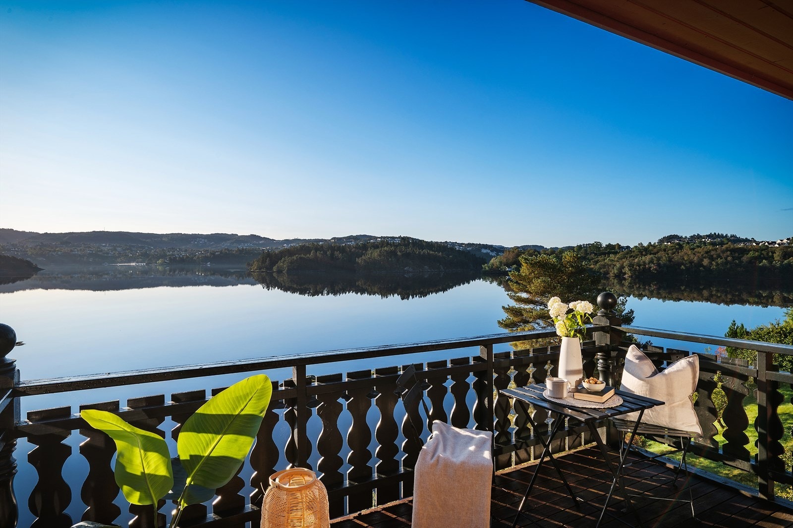 Altanen er på 7,3 m². Galleribilde