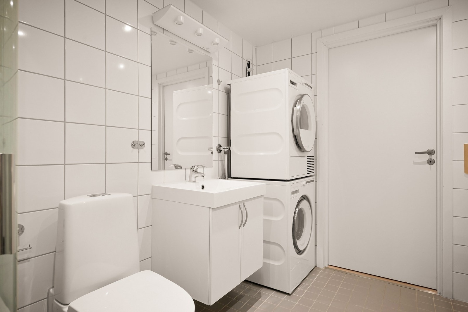 Med vannbåren gulvvarme vil du alltid ha det behagelig under føttene Galleribilde