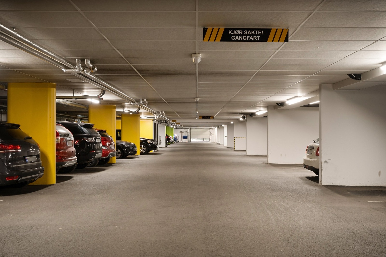 Det medfølger parkering i felles garasjeanlegg i kjelleren, samt en bod på 5 kvm Galleribilde