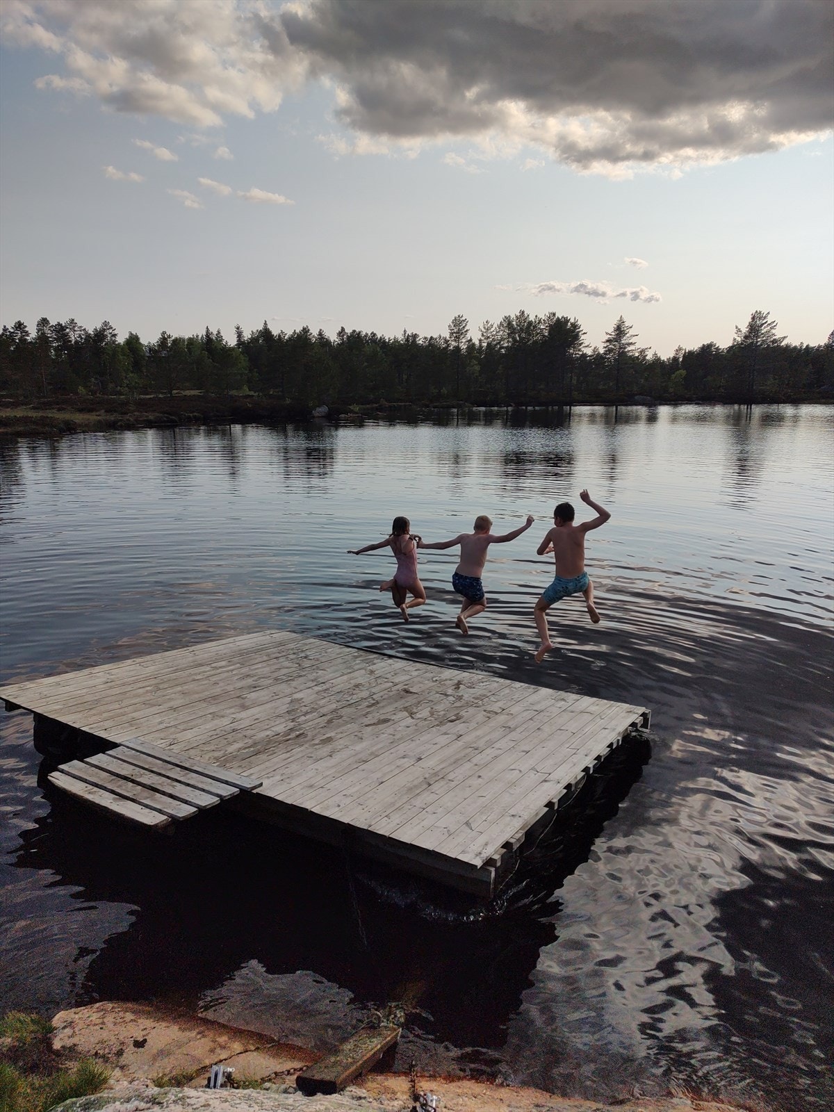 Badeplass rett nedenfor hytten Galleribilde