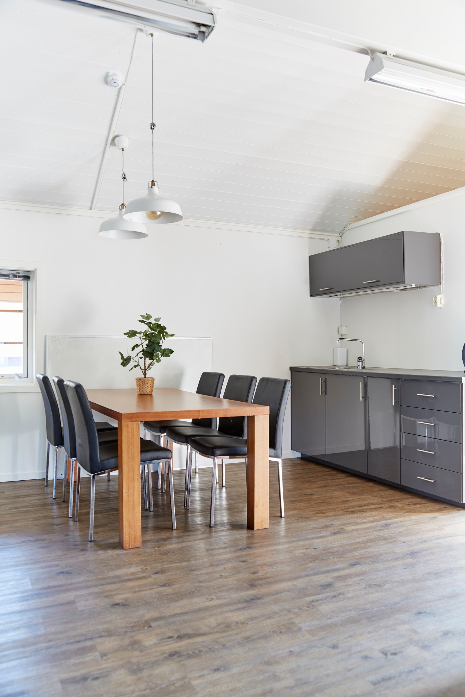 Kjøkken med spisebord Galleribilde