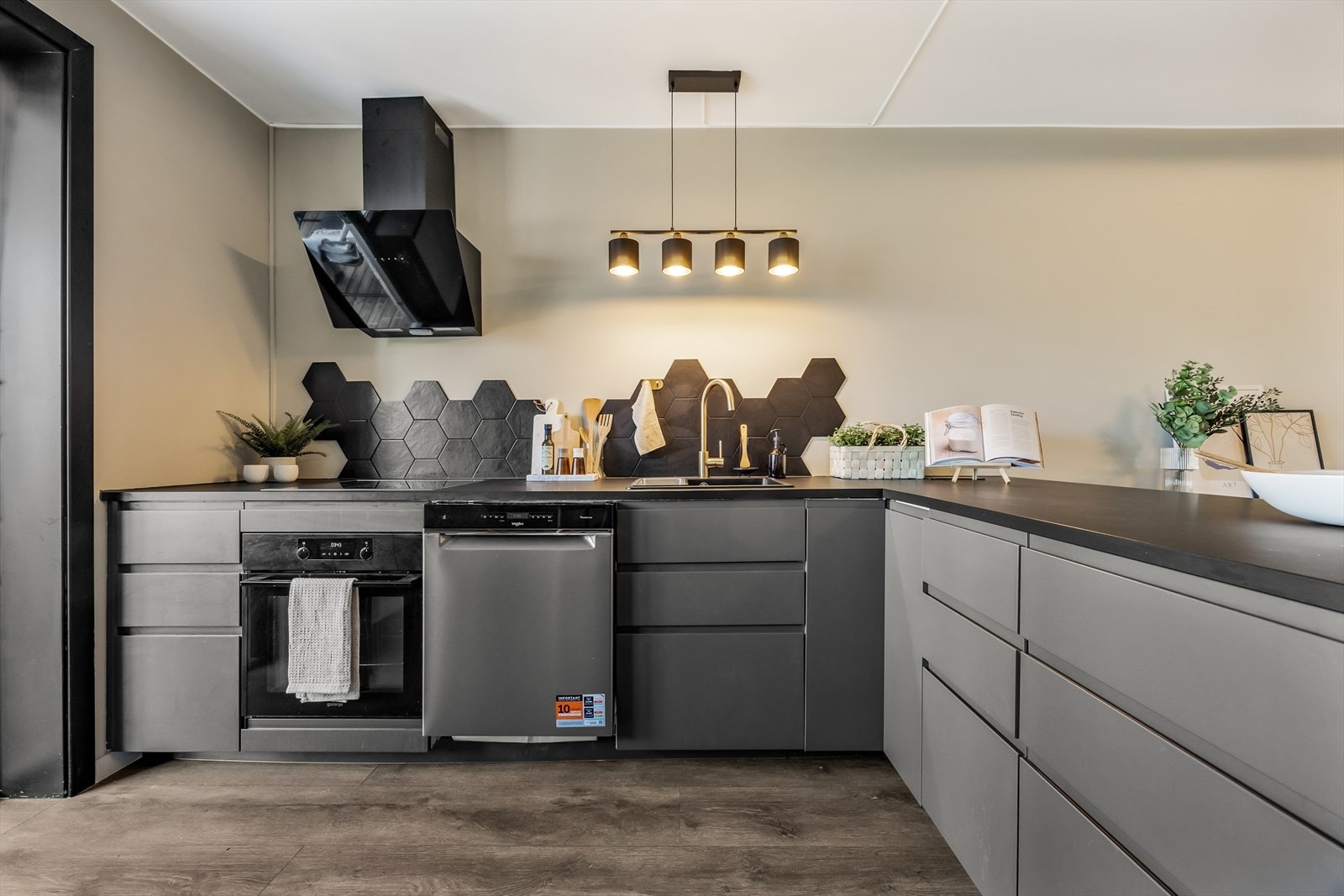 Stilrent kjøkken fra 2020 Galleribilde