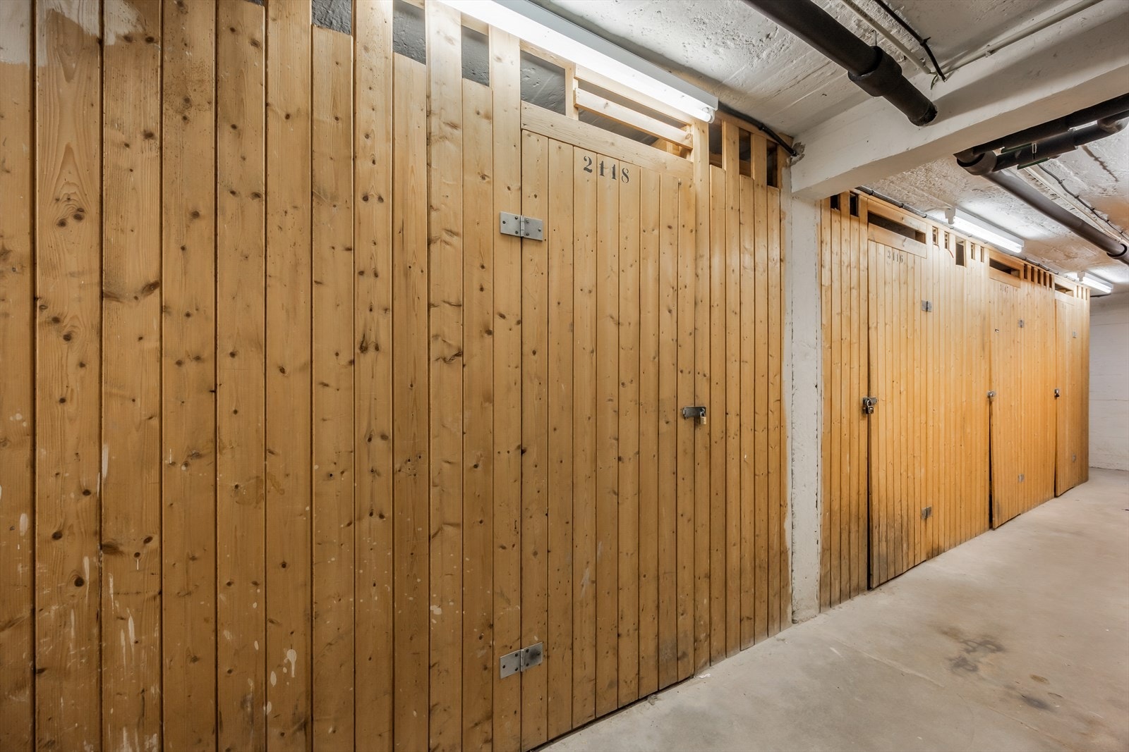 Leiligheten disponerer to kjellerboder og én loftsbod, som gir rikelig med lagringsplass. Til sammen 7 kvadratmeter Galleribilde