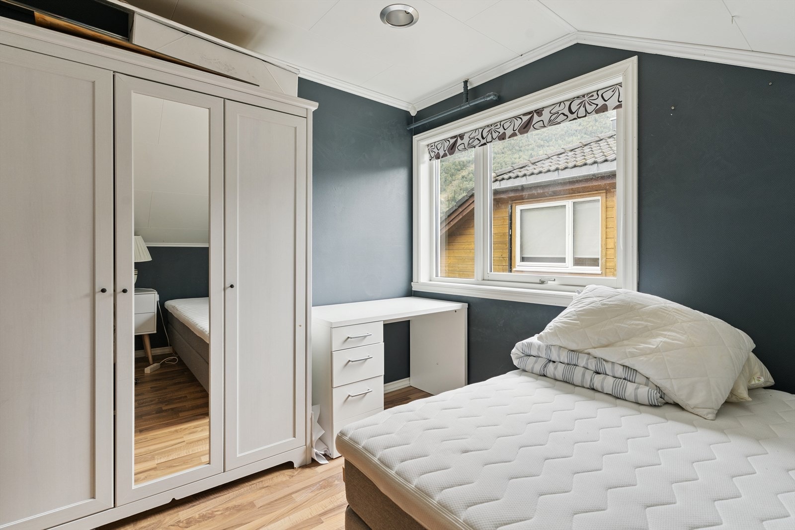 Soverom IV, i loftetasje Galleribilde