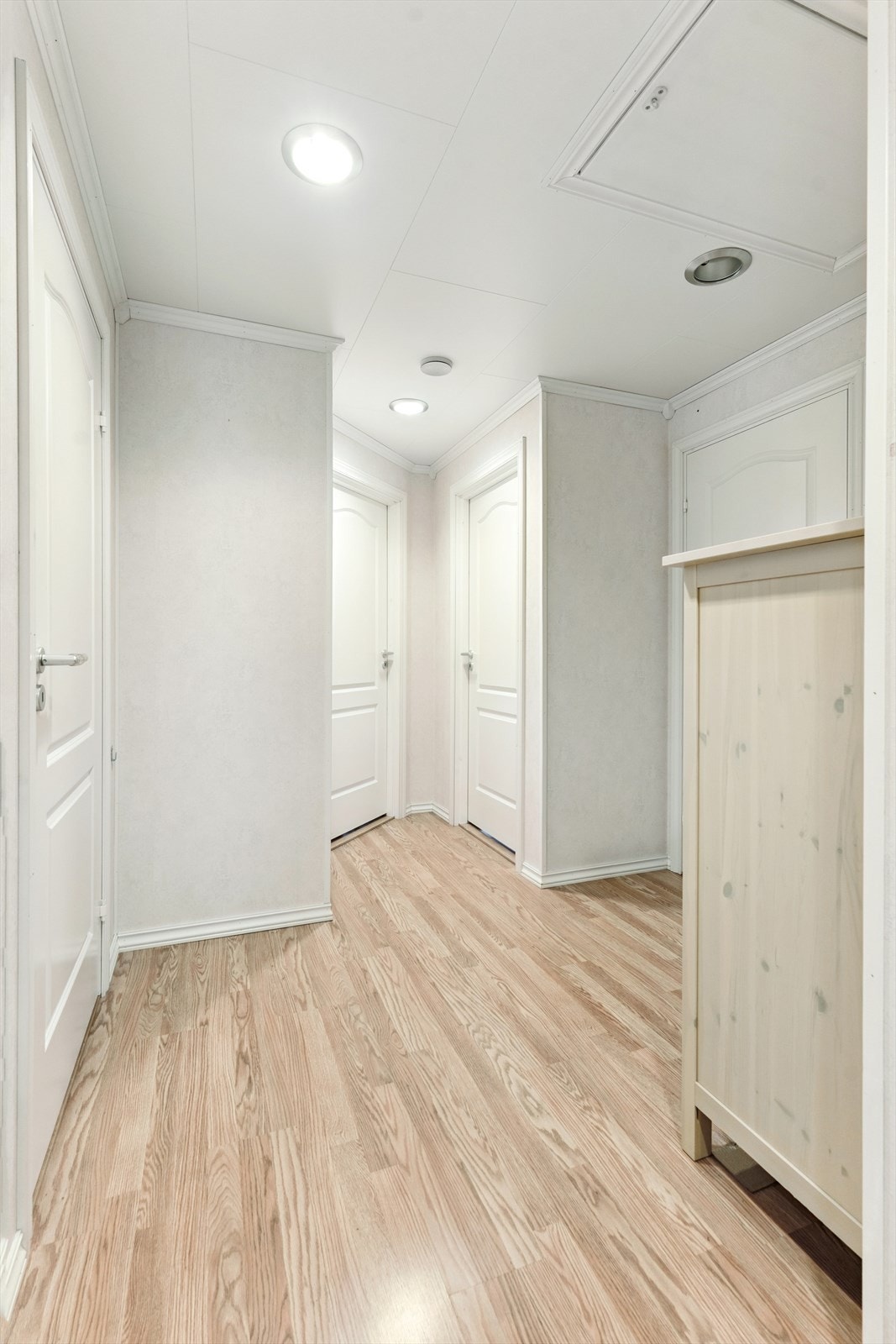 Gang i loftetasje Galleribilde