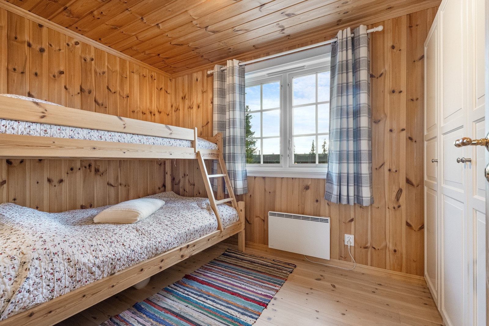 Soverom i tilbygd del Galleribilde