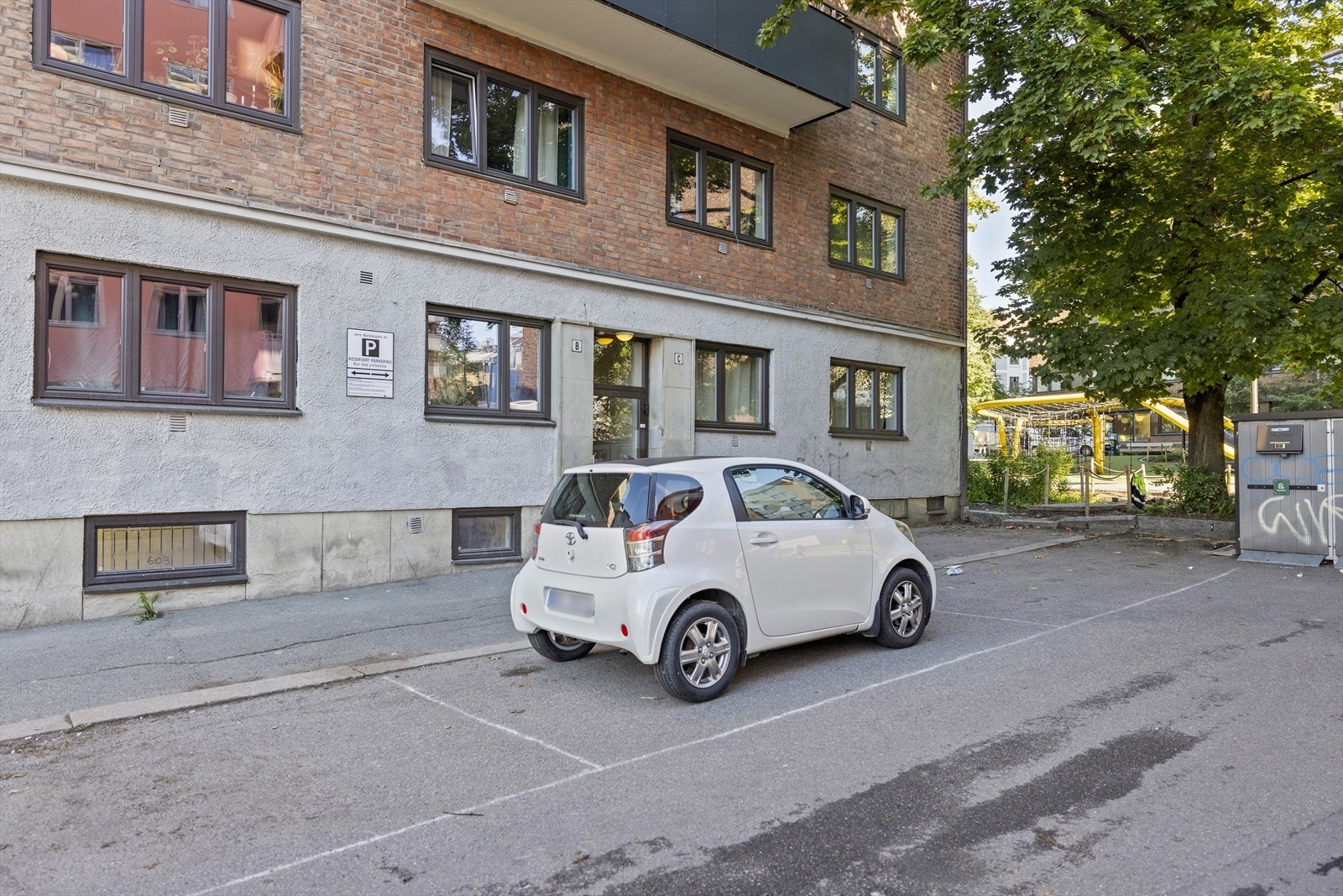 Mulighet for leie av fast parkeringsplass og gjesteparkering hvis ledig Galleribilde
