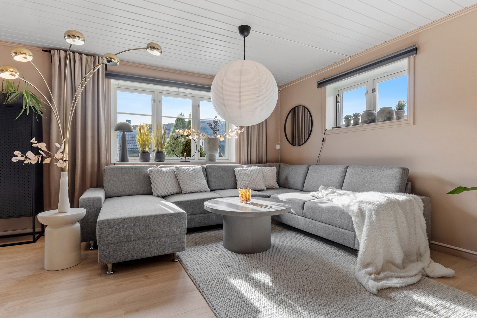 Rommet preges av lune fargevalg. Galleribilde