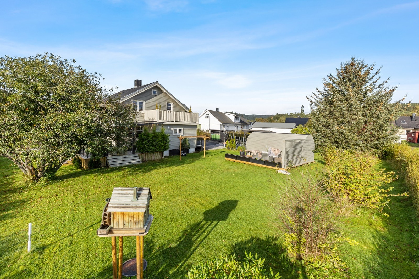 Innbydende og innholdsrikt uteareal. Galleribilde