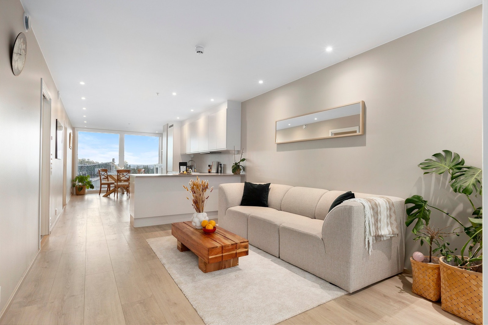 Huske påmelding til visning - Lys og gjennomgående leilighet med solrik balkong, heis og garasjeplass Galleribilde