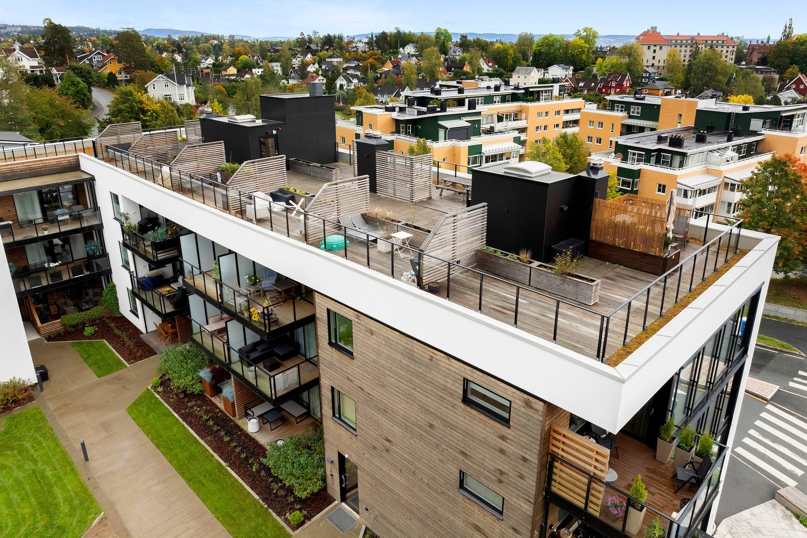 Felles takterrasse med utsikt og gode solforhold Galleribilde