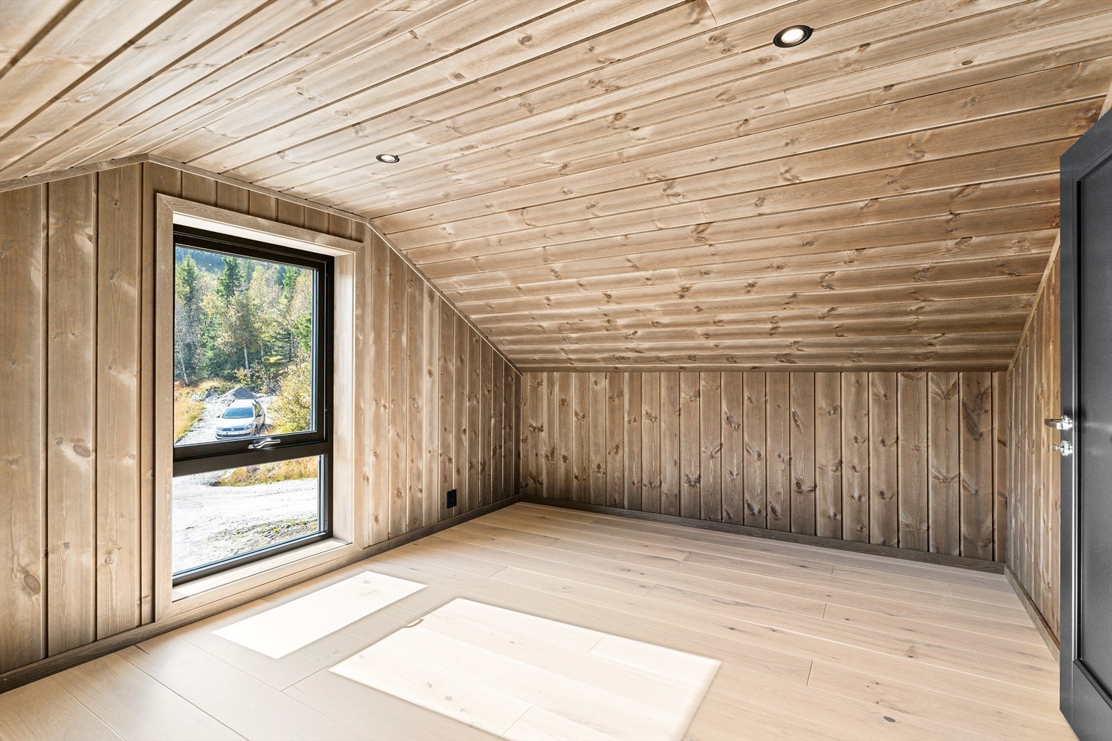 Rommene fungerer utmerket som et ekstra oppbevaringsrom, lekerom for barn eller en koselig sovealkove for gjester som ønsker en enkel og uformell plass å sove. Galleribilde