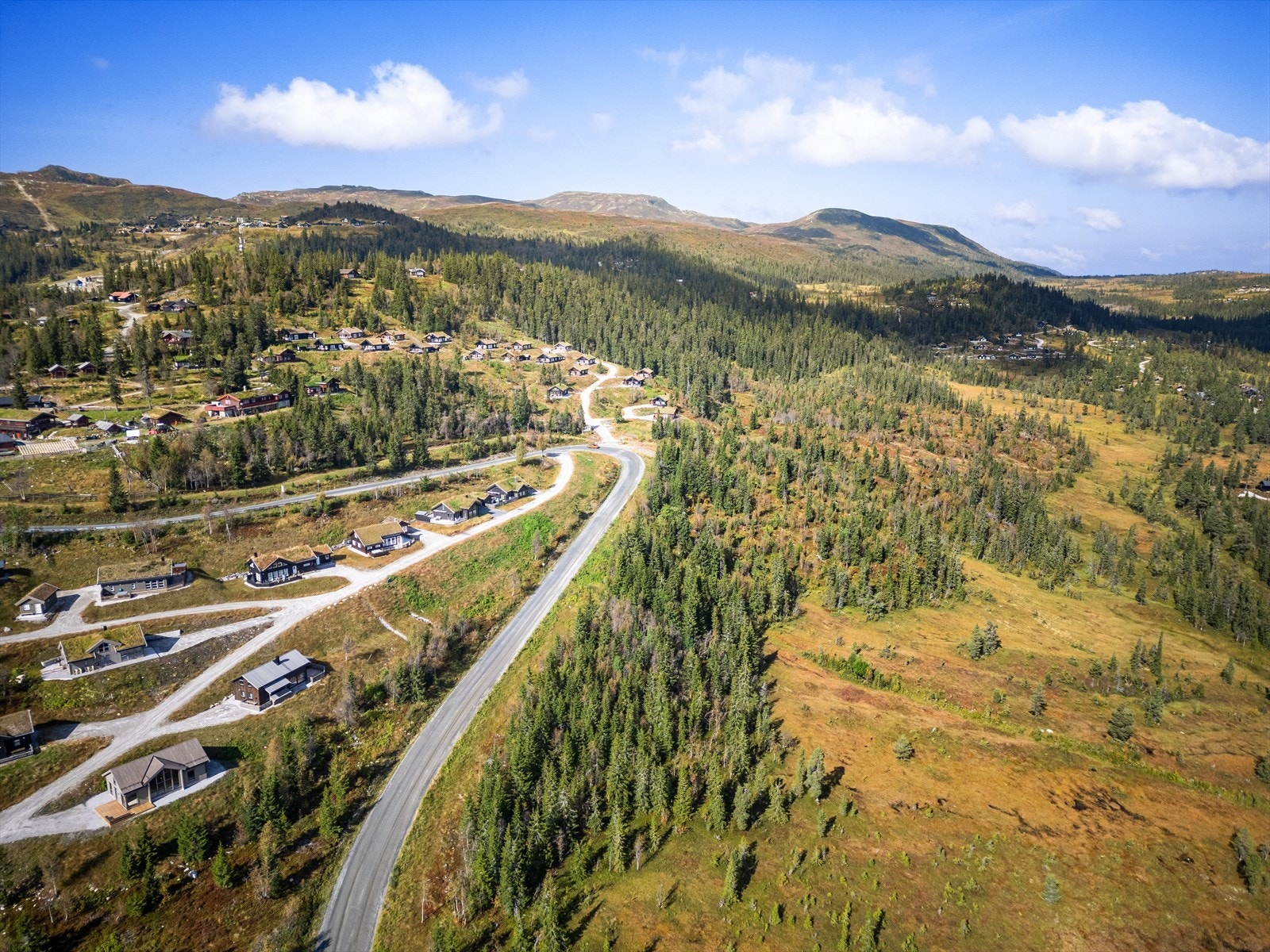 På vinterstid er området et paradis for langrennsski, med velpreparerte løyper som strekker seg gjennom det vakre vinterlandskapet. Galleribilde