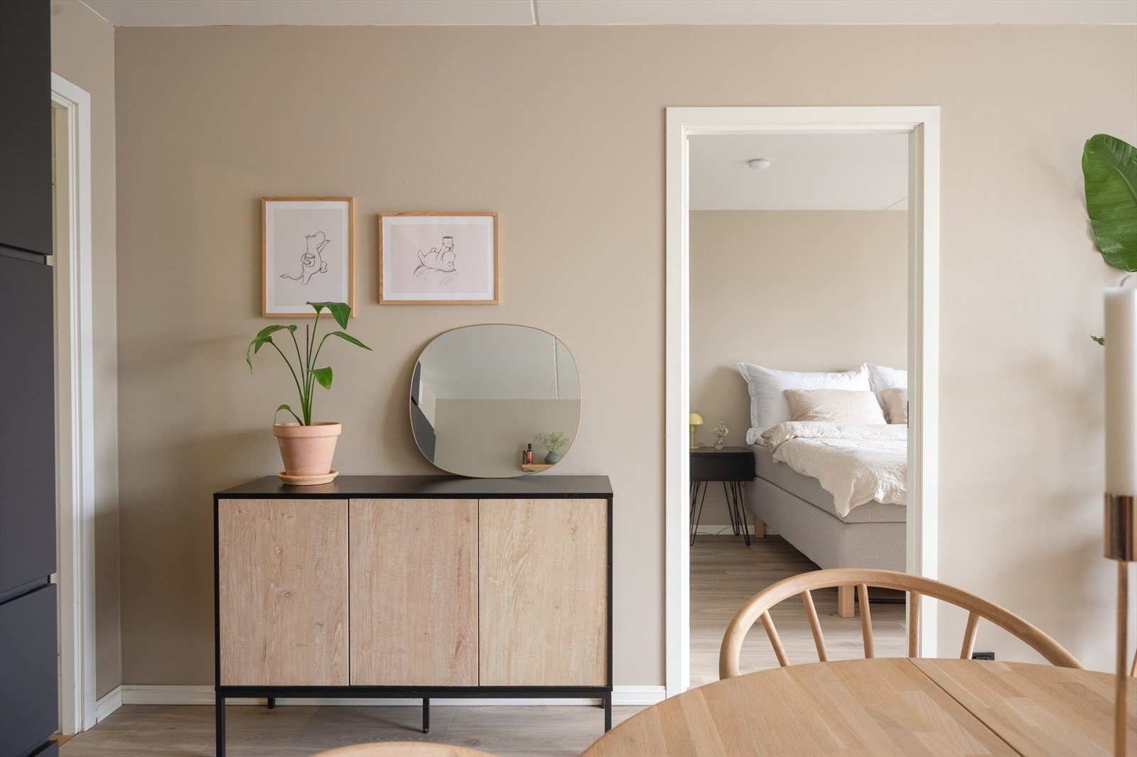 Det er adkomst til soverommet fra stuen. Galleribilde