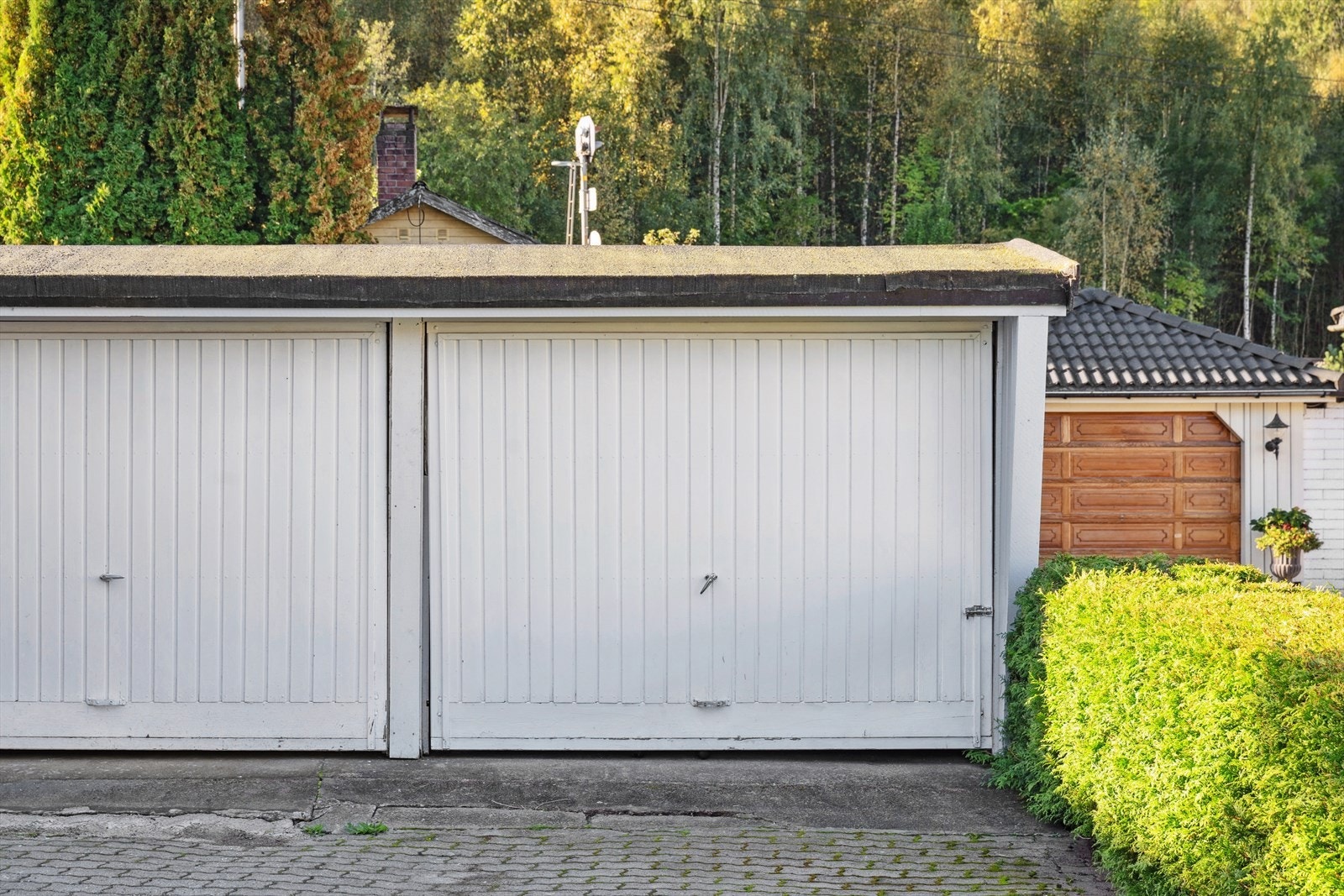 Parkering i garasje. Galleribilde