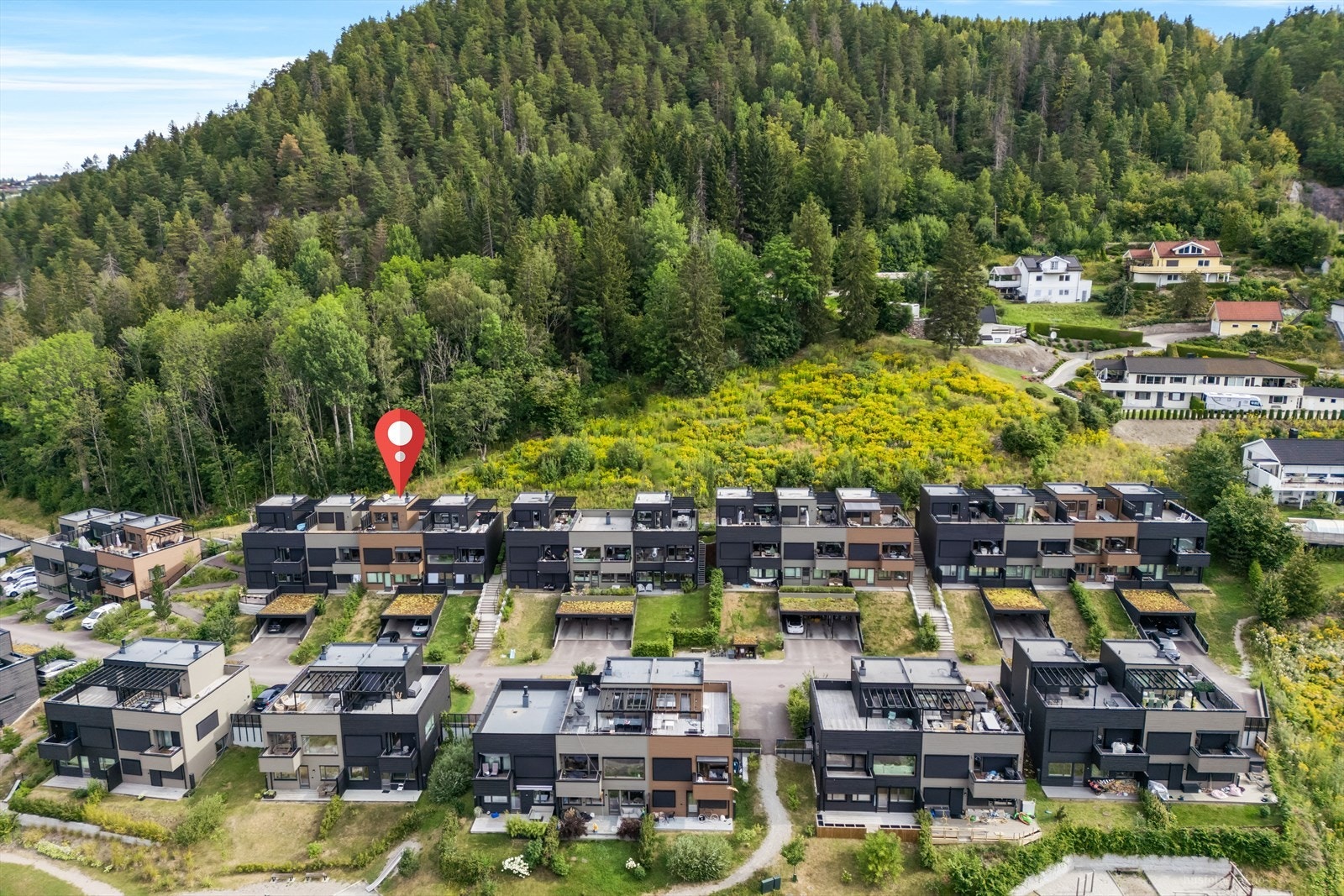 Kun ca 10 minutter til henholdsvis Asker og Drammen. Galleribilde