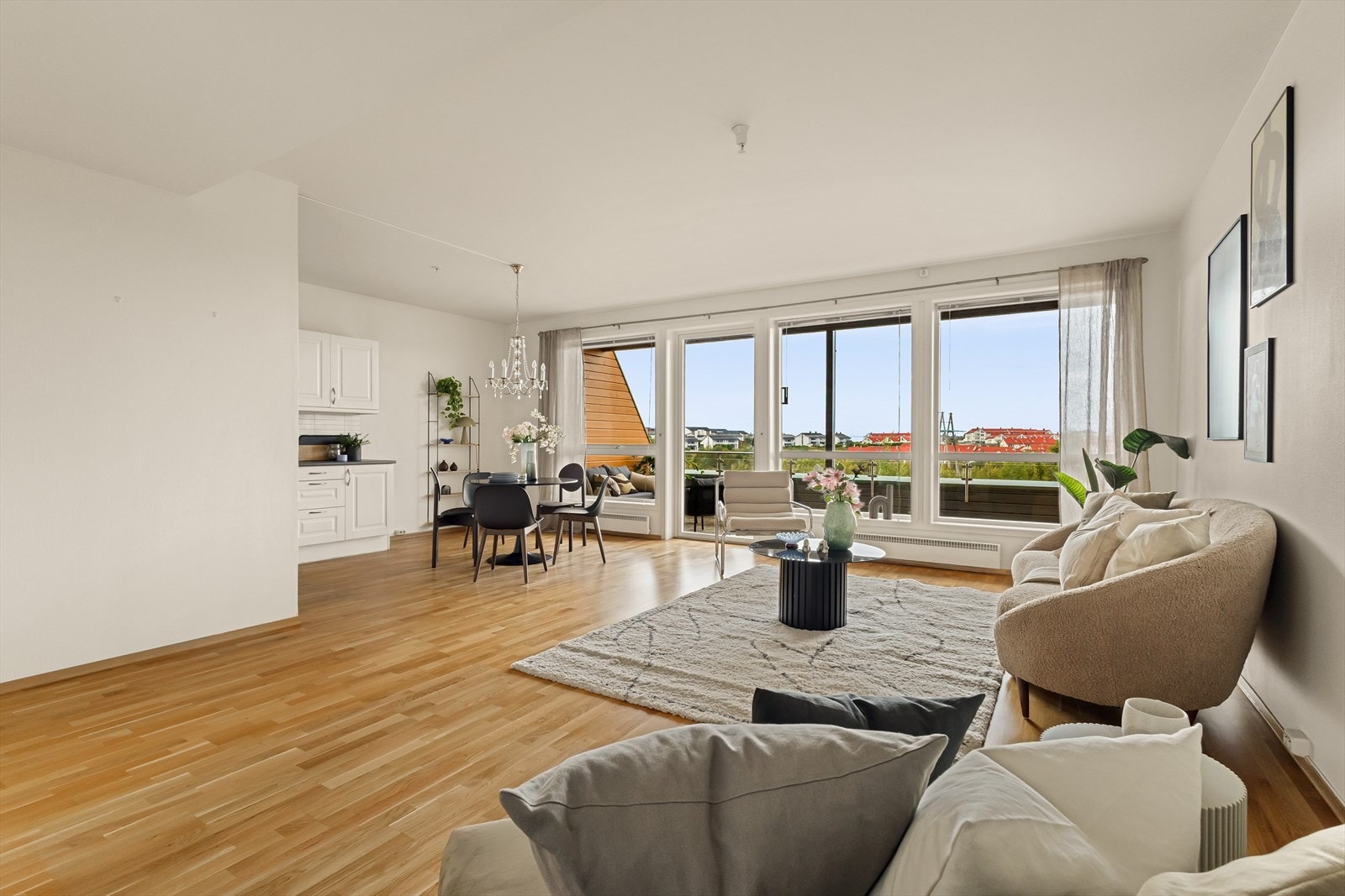 Velkommen til Skjergardsvegen 1382- presentert av Thomas Oen v/Eiendomsmegler Norge Galleribilde