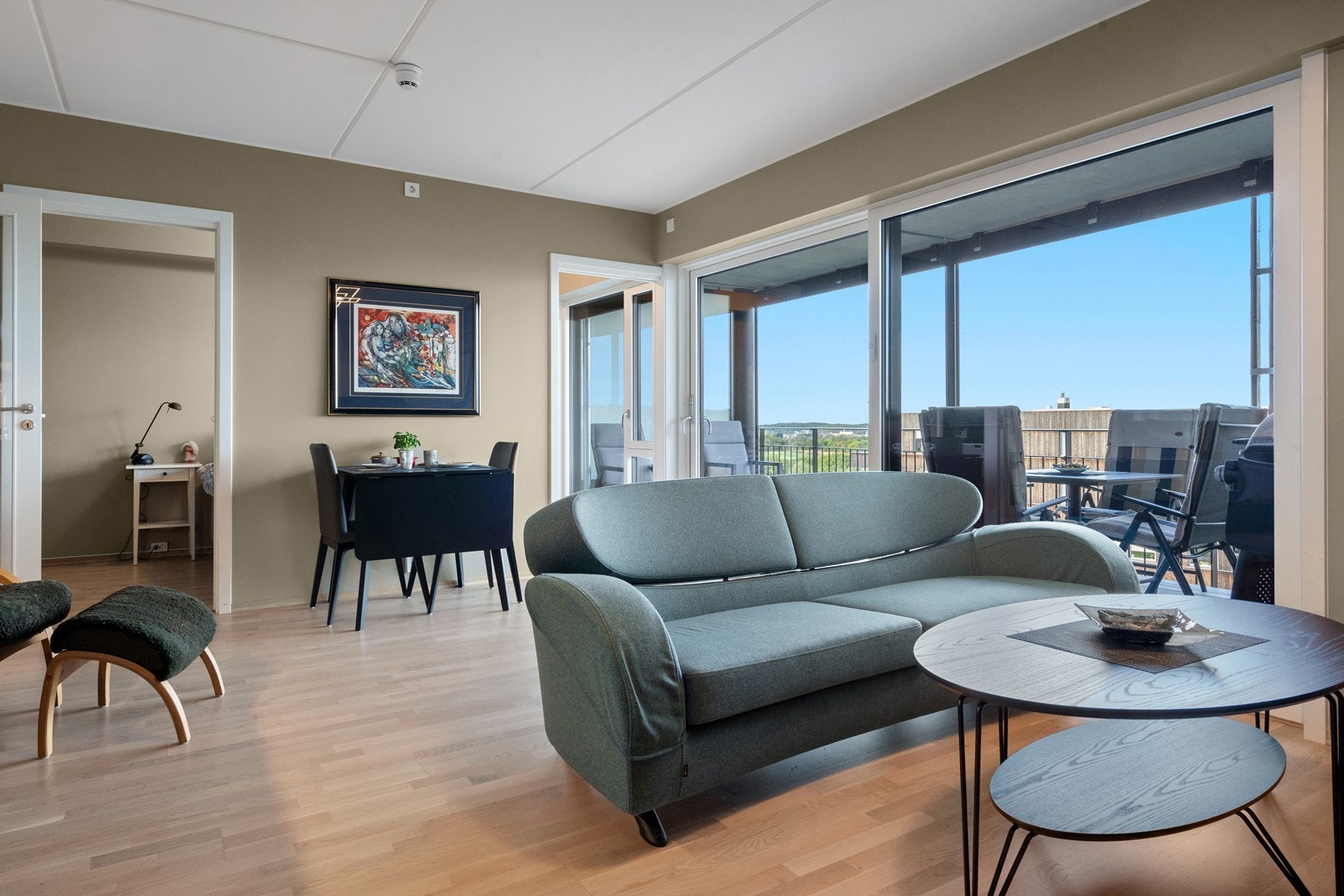 Lys og moderne leilighet med flott utsikt og stor veranda Galleribilde