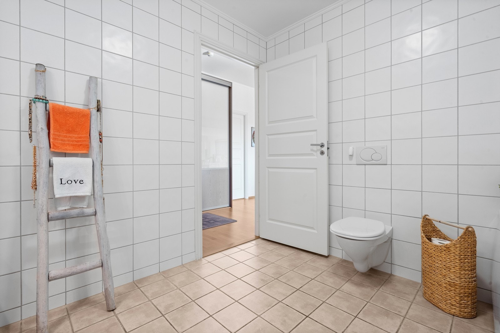 Badet har varmekabler i gulvet for ekstra komfort. Galleribilde