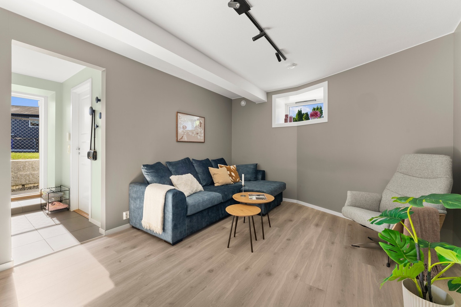 Stue og med åpen kjøkkenløsning. Galleribilde