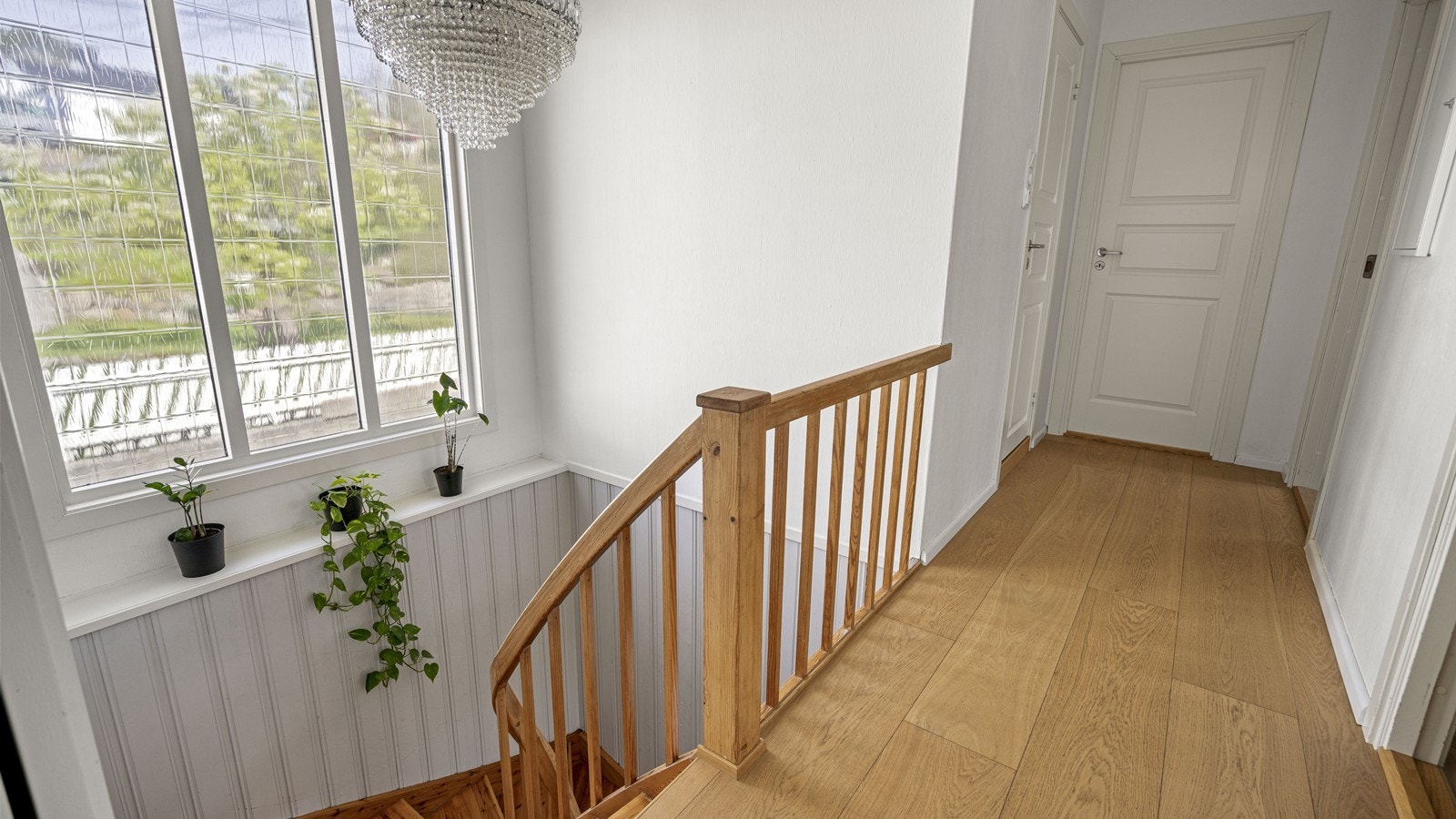 Trapp ned til kjelleretasje Galleribilde