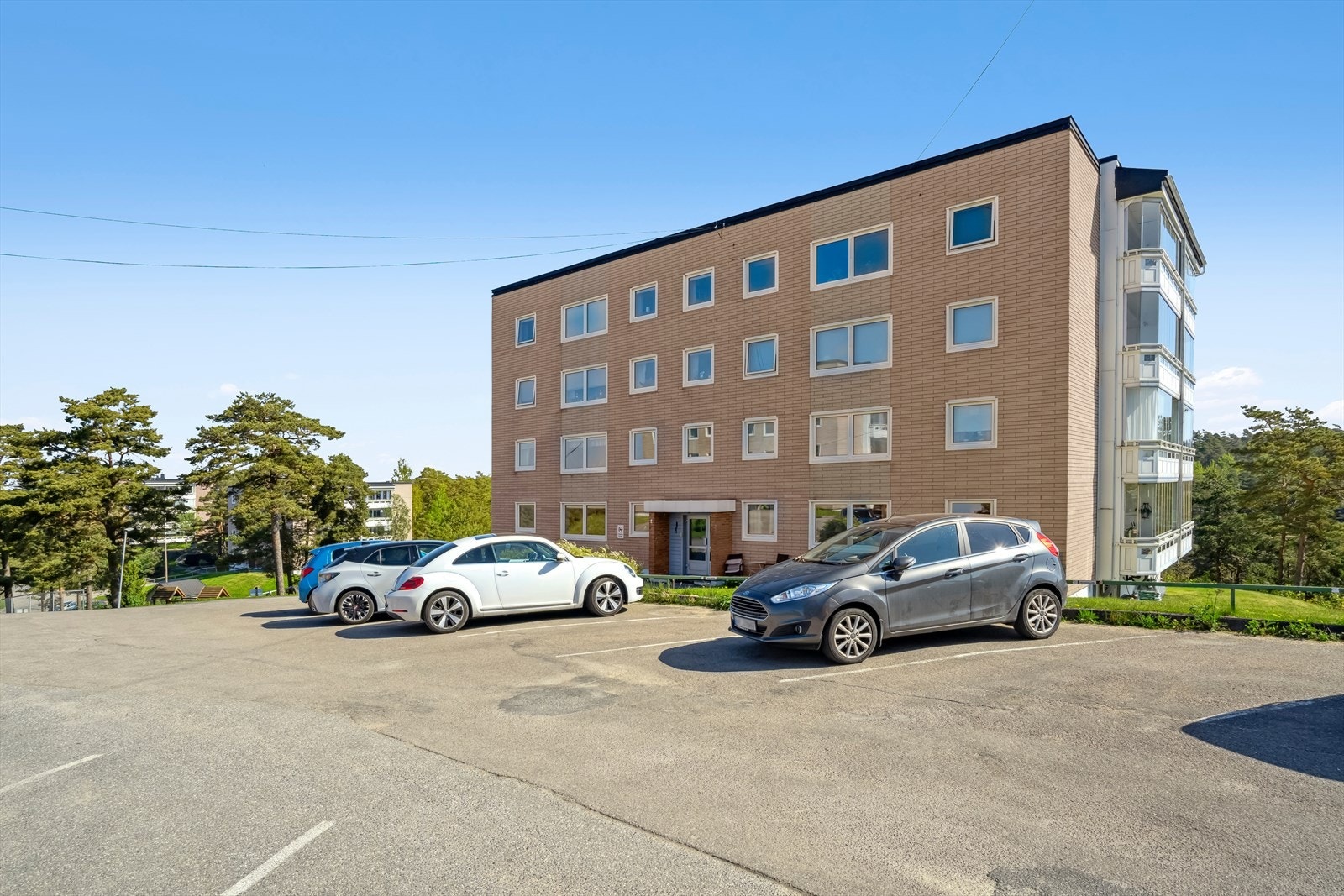 På Værste er det også gangbro over til Fredrikstad sentrum med alle fasiliteter og forretninger samt den populære bryggepromenaden. Galleribilde