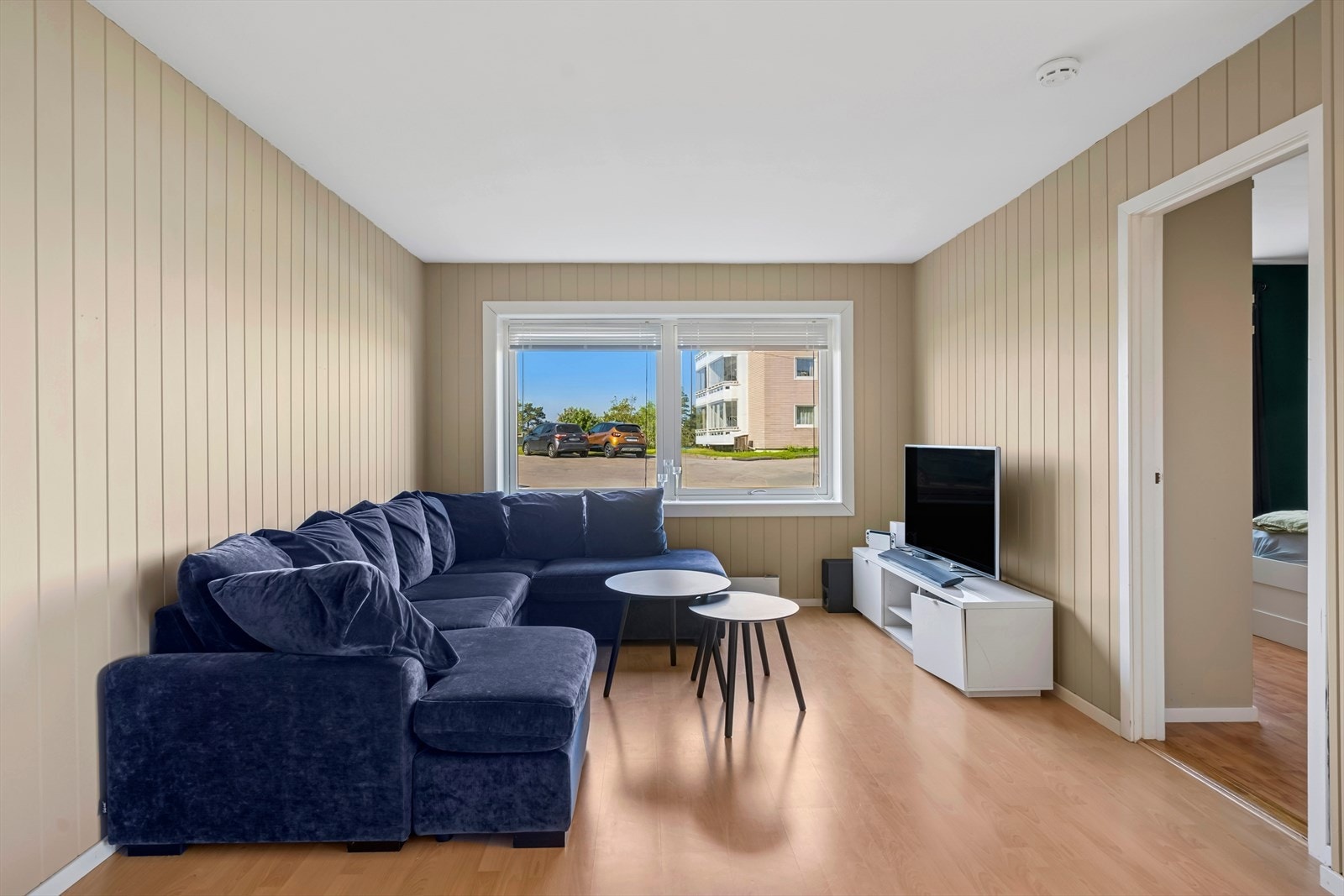 Rugdeveien 2 er en romslig 3-roms andelsleilighet med god intern beliggenhet på Kråkerøy. Galleribilde