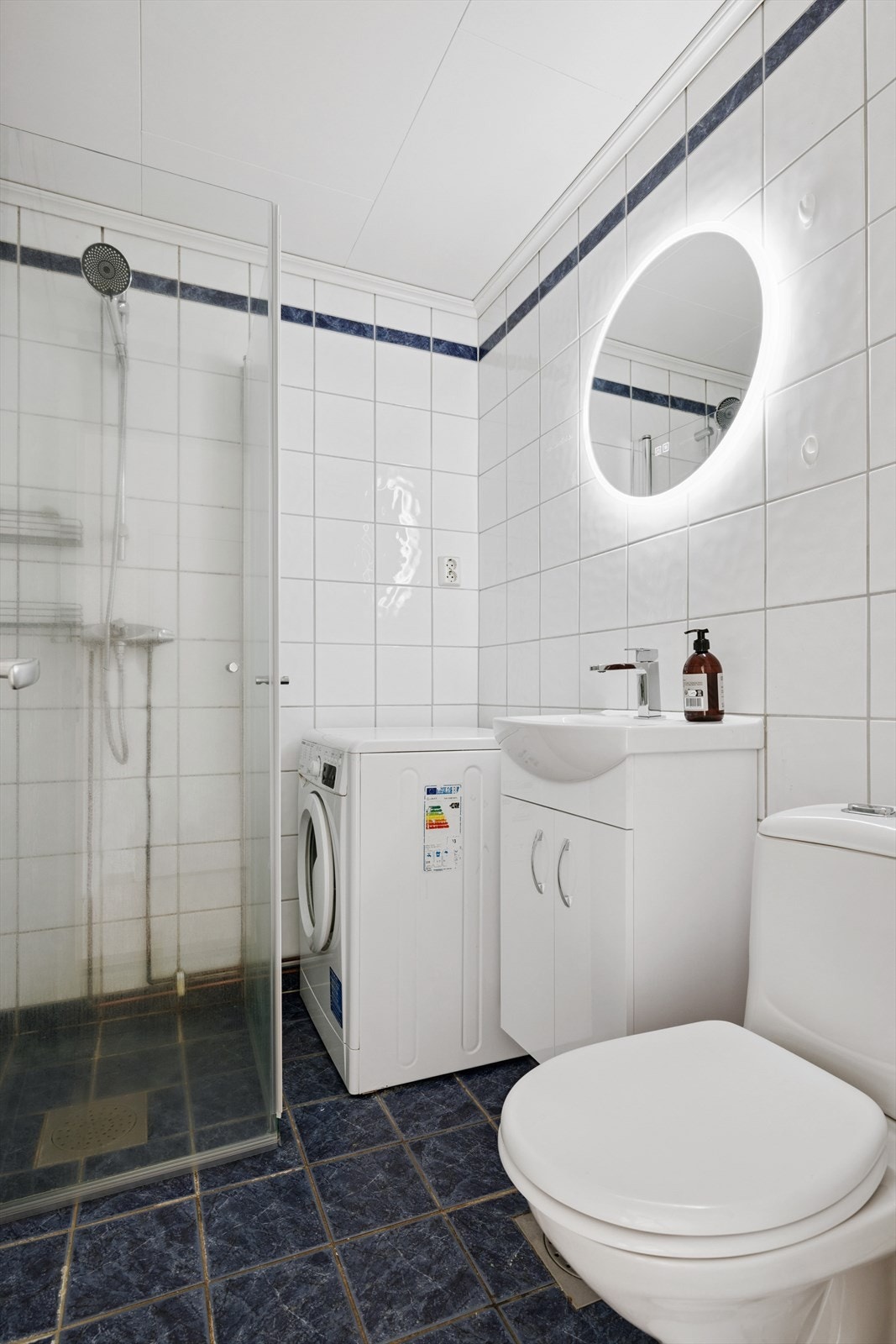 Flislagt bad med varmekabler. Galleribilde