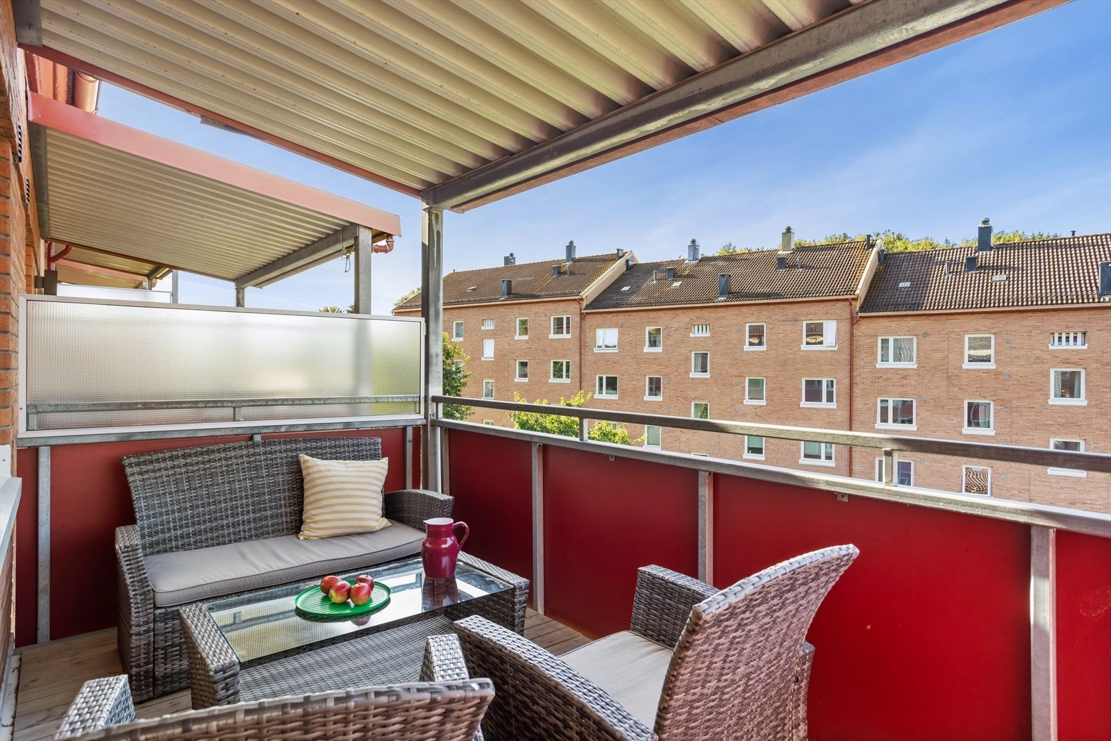 Den overbygde balkongen er ca. 8 m² Galleribilde