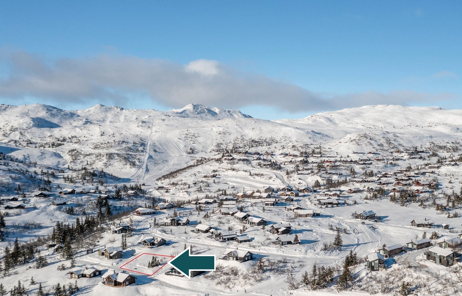 Vinterbilde: Sørvendt og solrik utsiktstomt gangavstand fra skisenteret Galleribilde
