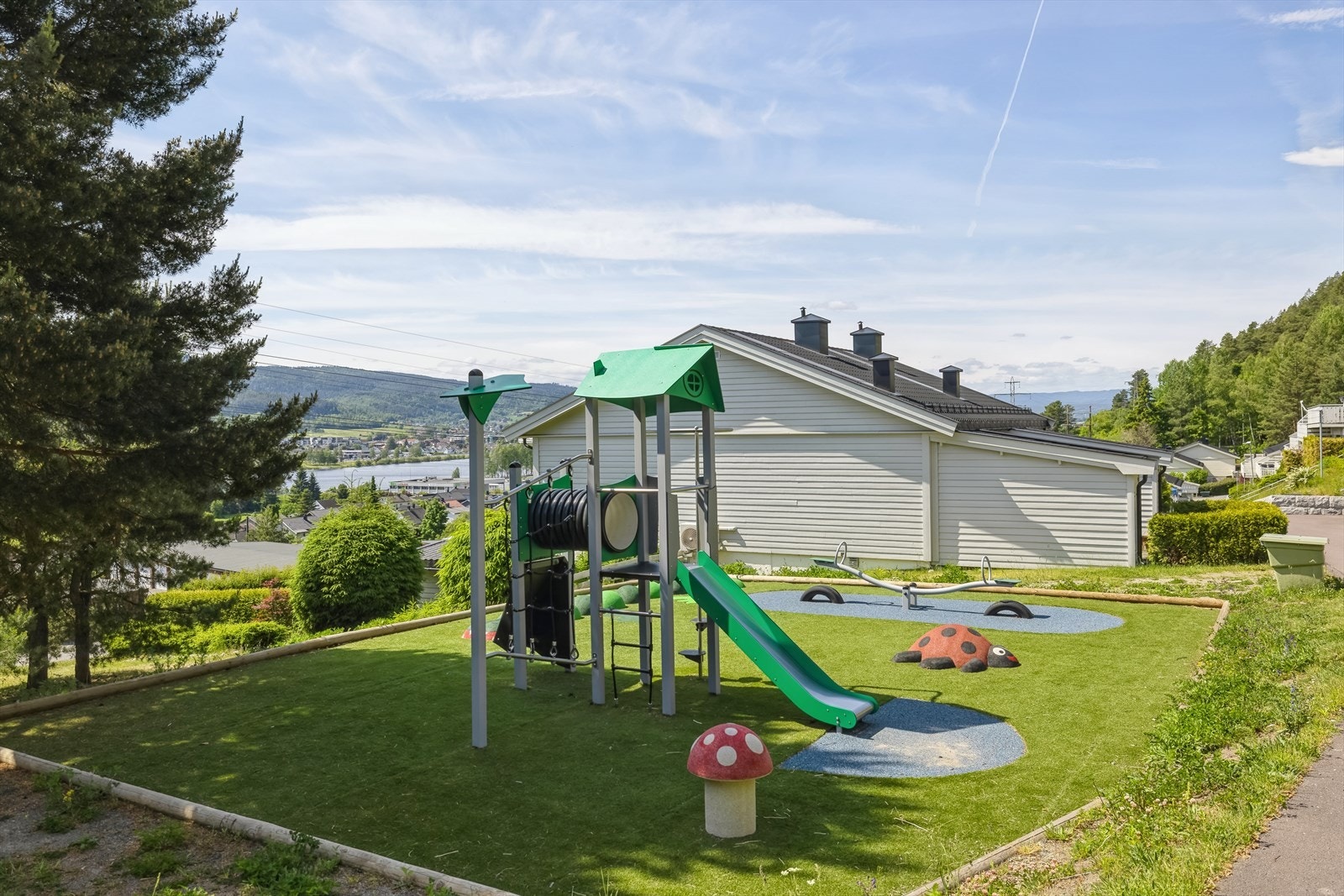 Felles lekeplass Galleribilde