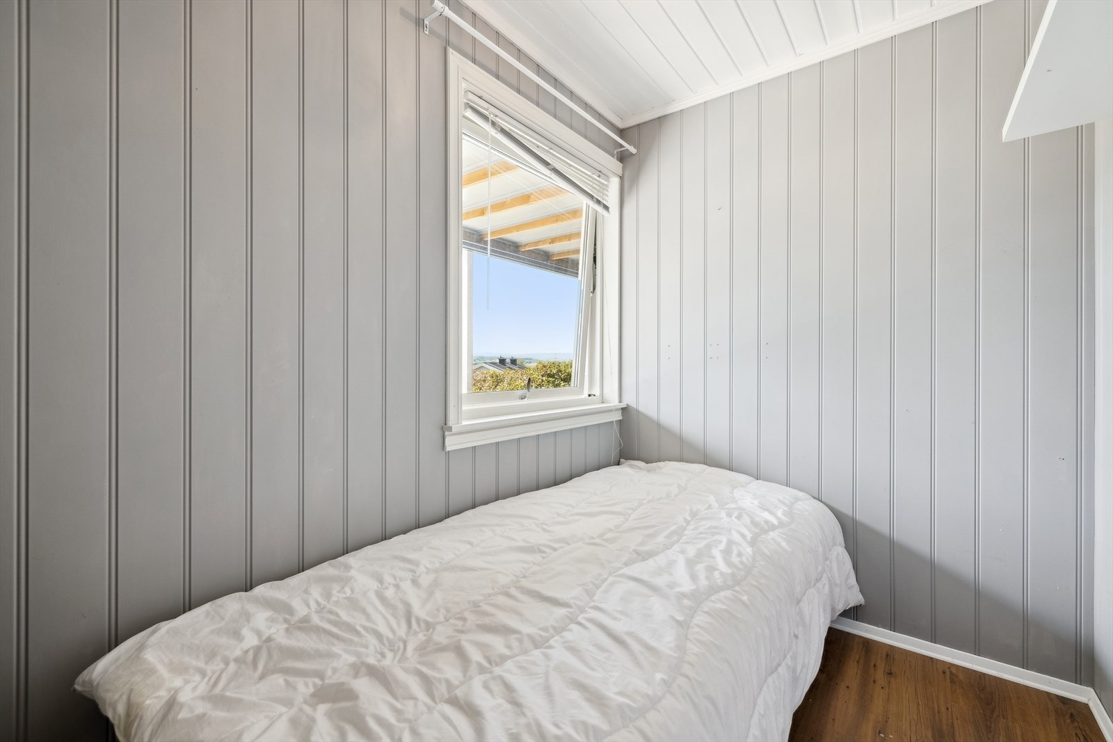 Innredet soverom. Rommet er ikke godkjent/omsøkt til soverom, se pkt. i salgsoppgave. Galleribilde