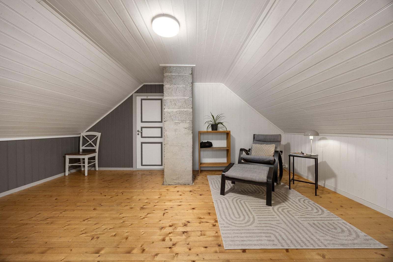 Stue/trapperom - 16 kvm. Galleribilde