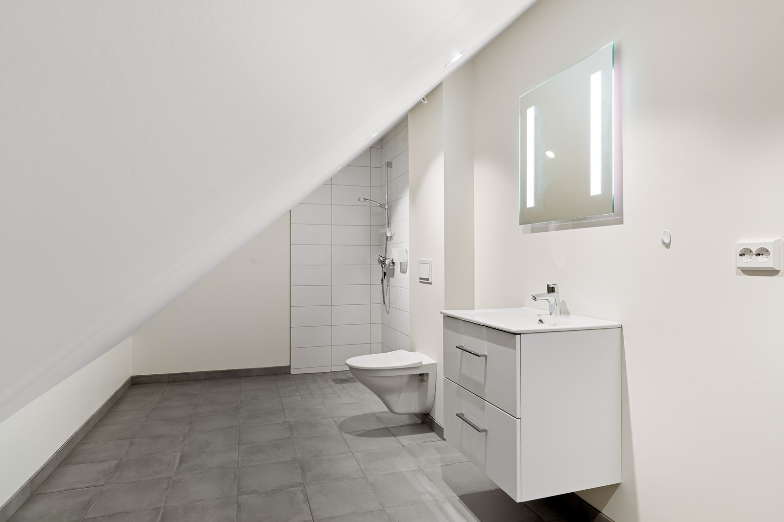 Bad i loftsetasjen Galleribilde