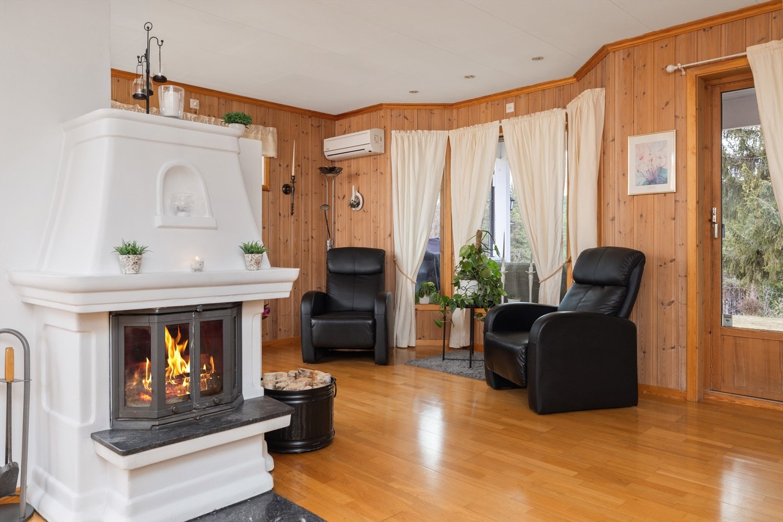 Det er også montert luft-til-luft varmepumpe som sørger for en god og jevn varme på vinterstid. Galleribilde