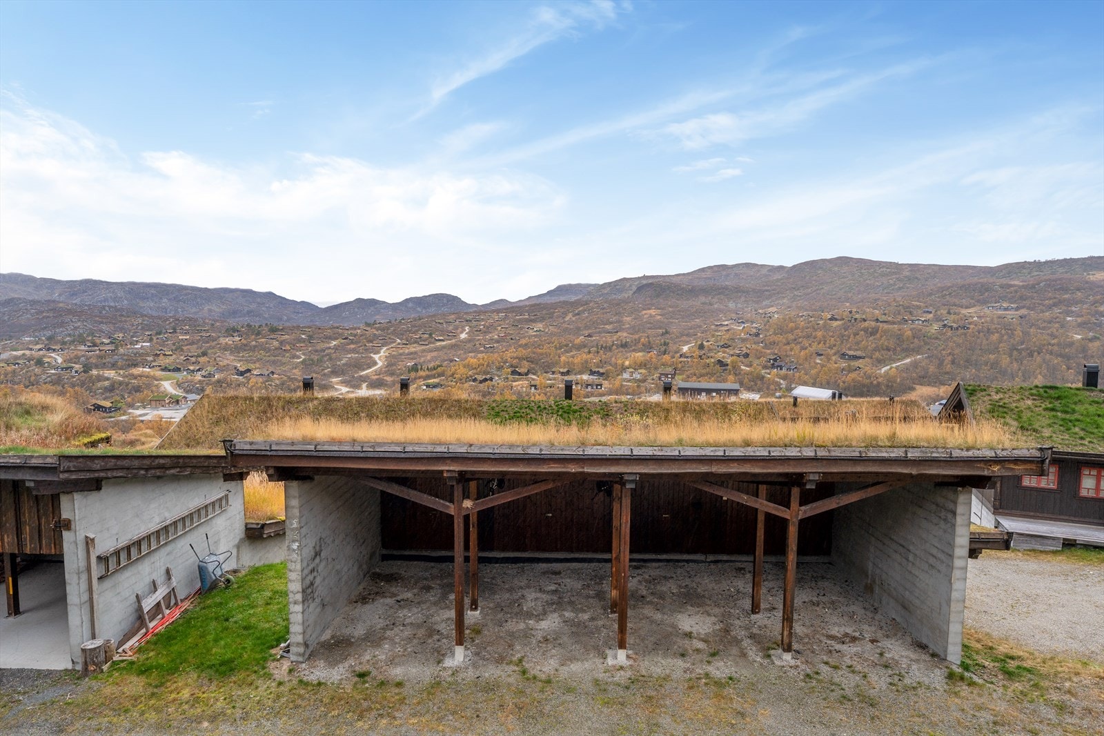 Parkeringsplass i carport medfølger Galleribilde