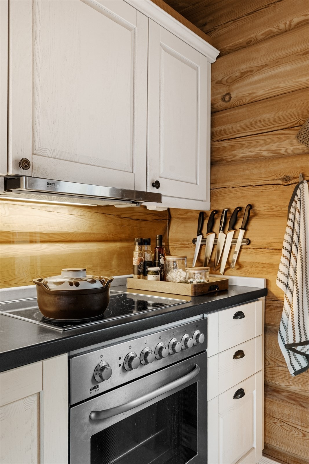 God skap- og benkeplass Galleribilde