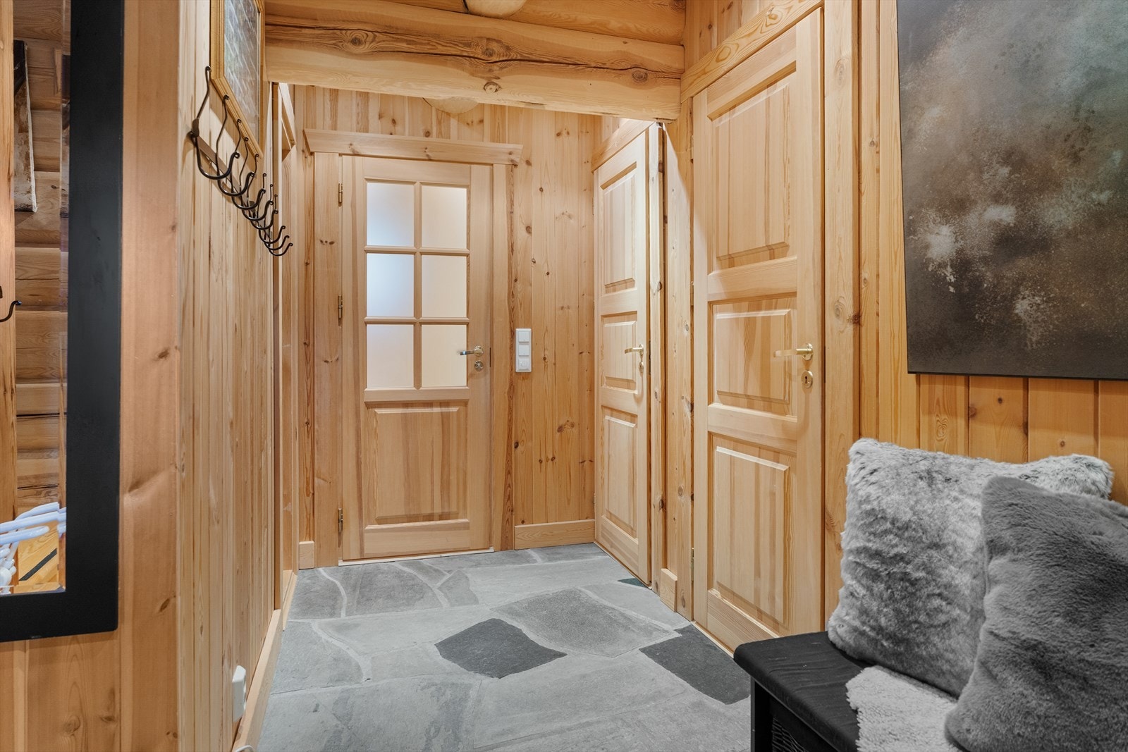 God plass til å henge fra seg yttertøy Galleribilde