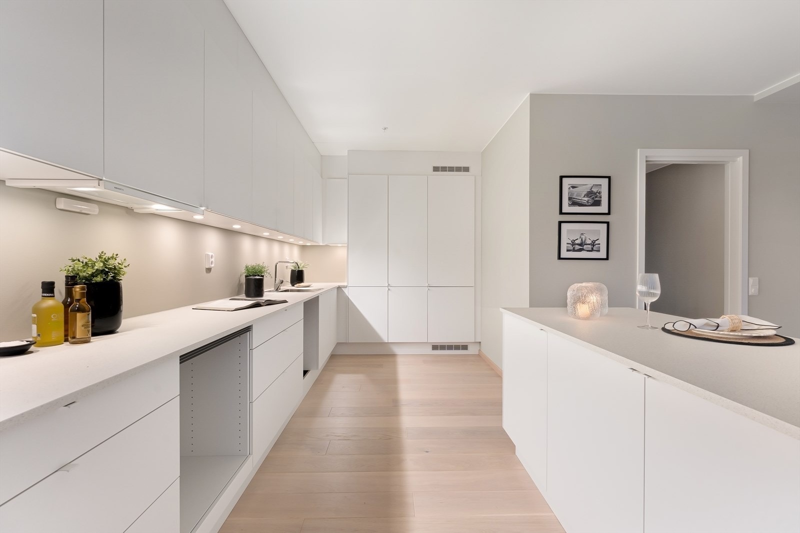 Kjøkken fra Studio Sigdal. Korn-innredning klargjort for integreringshvitevarer. Se prospekt for beskrivelse. Galleribilde