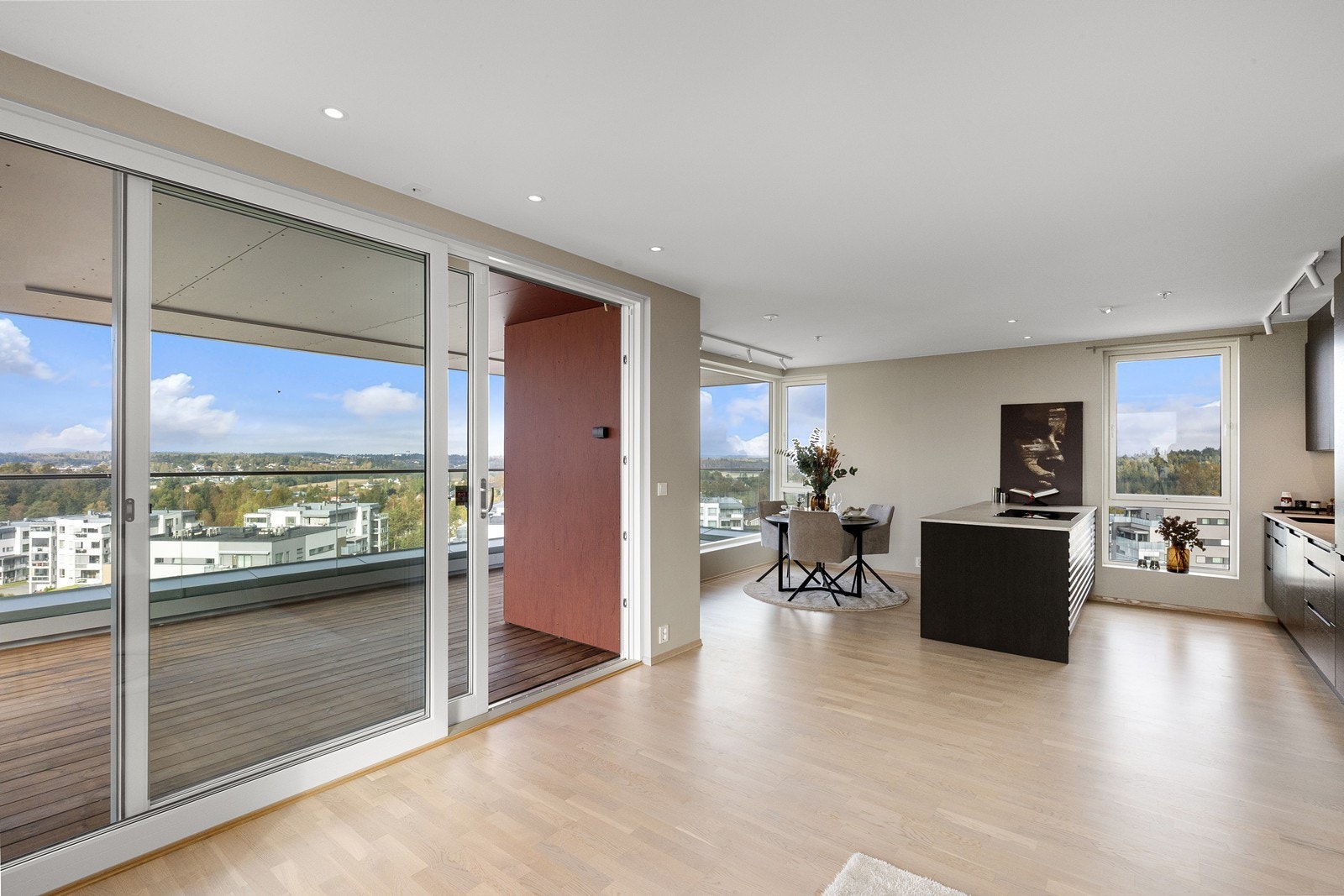 Åpen stue-/kjøkkenløsning. Galleribilde