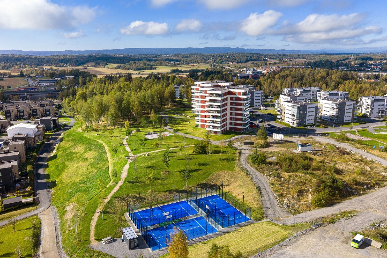 Vestby padel har 3 flotte utendørs padelbaner som ligger på Sole. Galleribilde