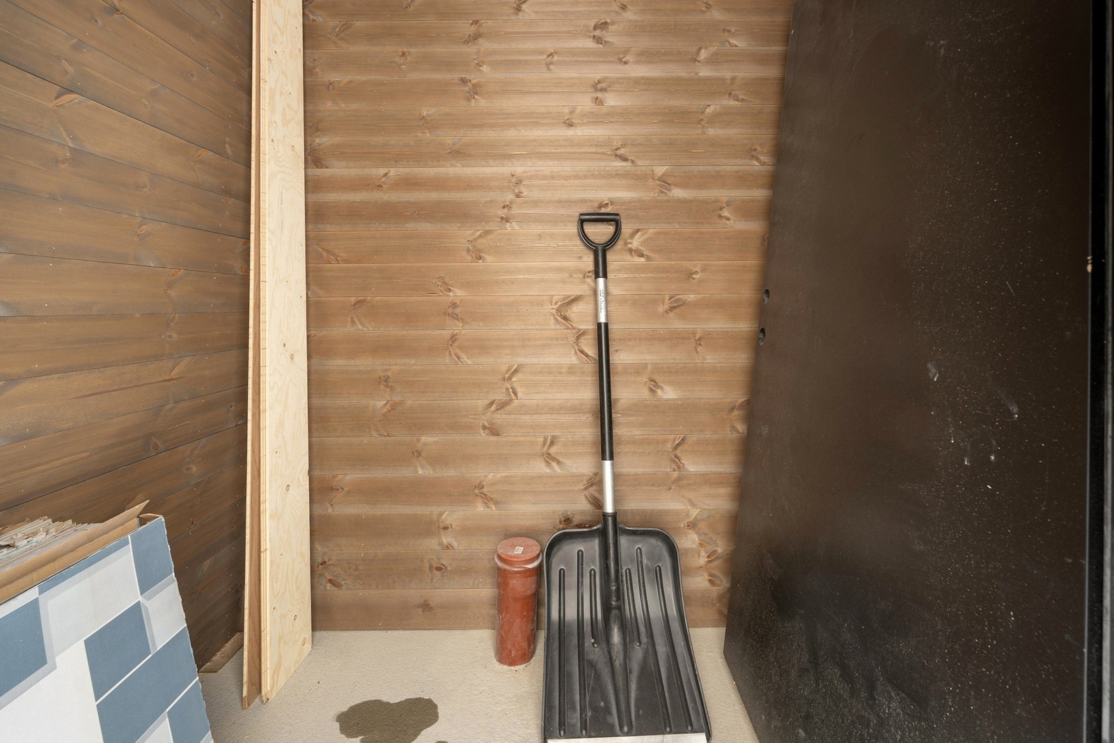 Utvendig bod. Galleribilde