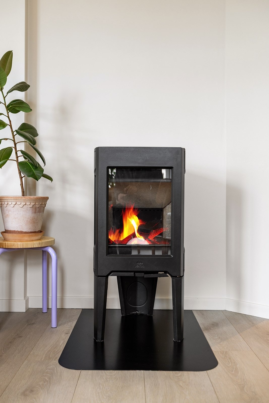 Peis som varmer og pynter Galleribilde