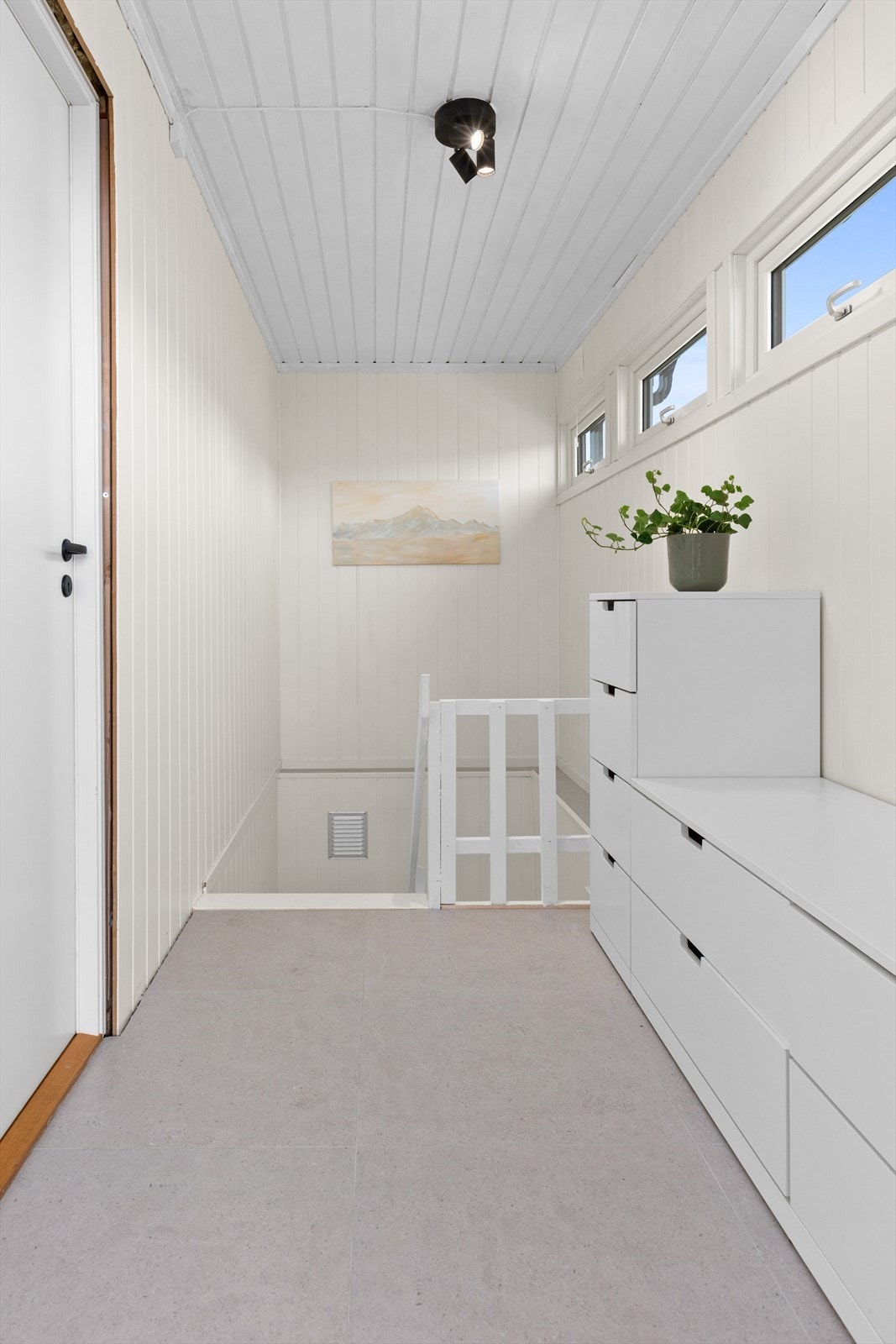 Trapperom ned til underetasjen Galleribilde