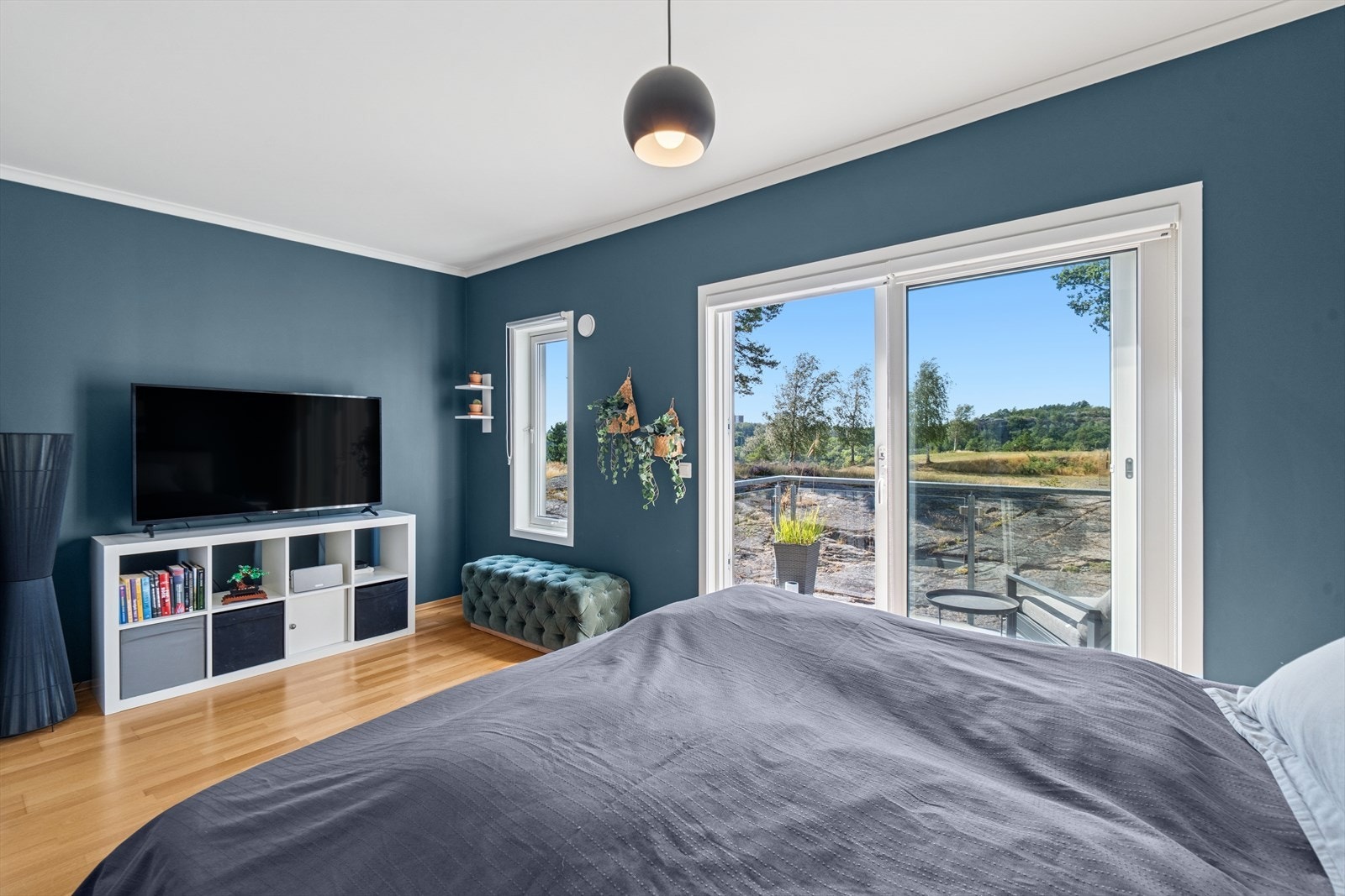 Opp i 3. etasje kommer en til hovedsoverommet som er av god størrelse. Galleribilde