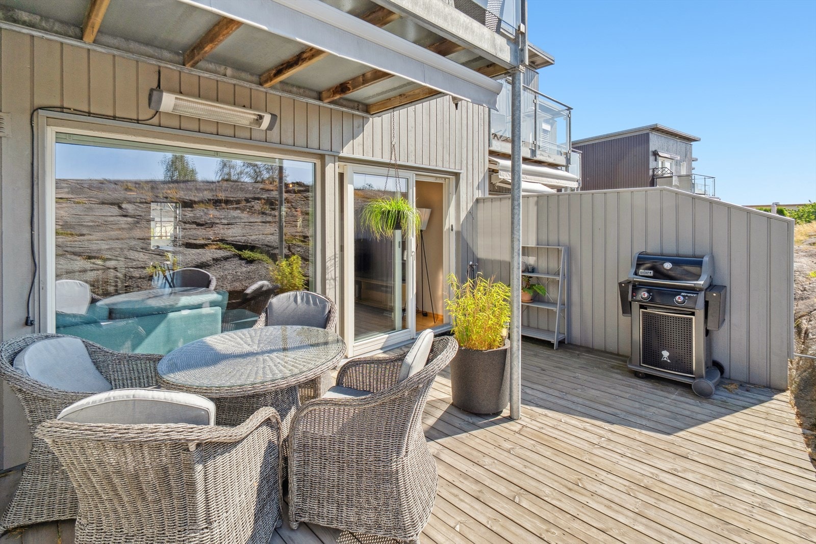 Flott vestvendt balkong ut fra stuen i 2.etg. Galleribilde