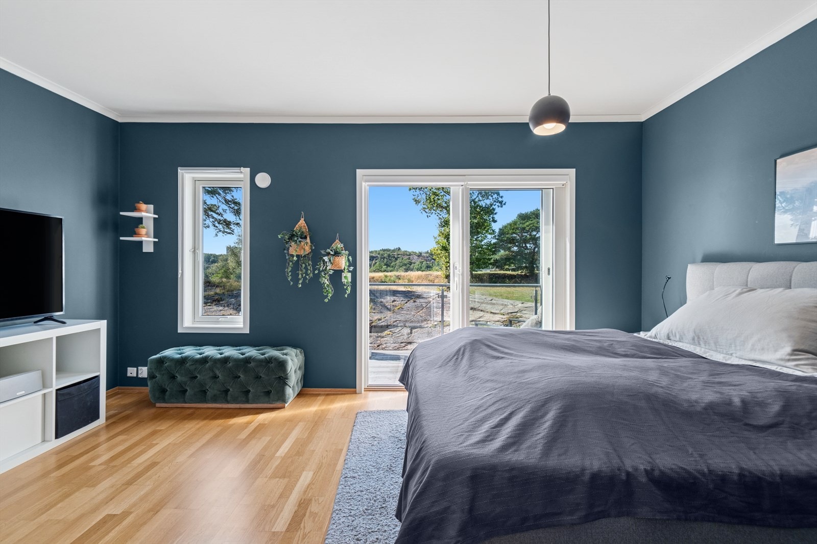 Her er det utgang til vestvendt balkong. Galleribilde